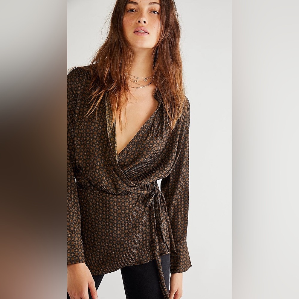 Free People “Arlo” Black Copper Brown Gold Medallion Print Wrap Top XS